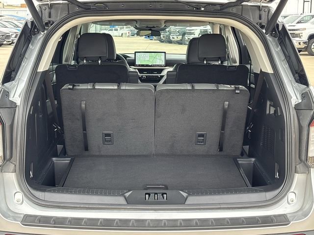 Used 2025 Ford Explorer Active w/ Active Comfort Package image 28
