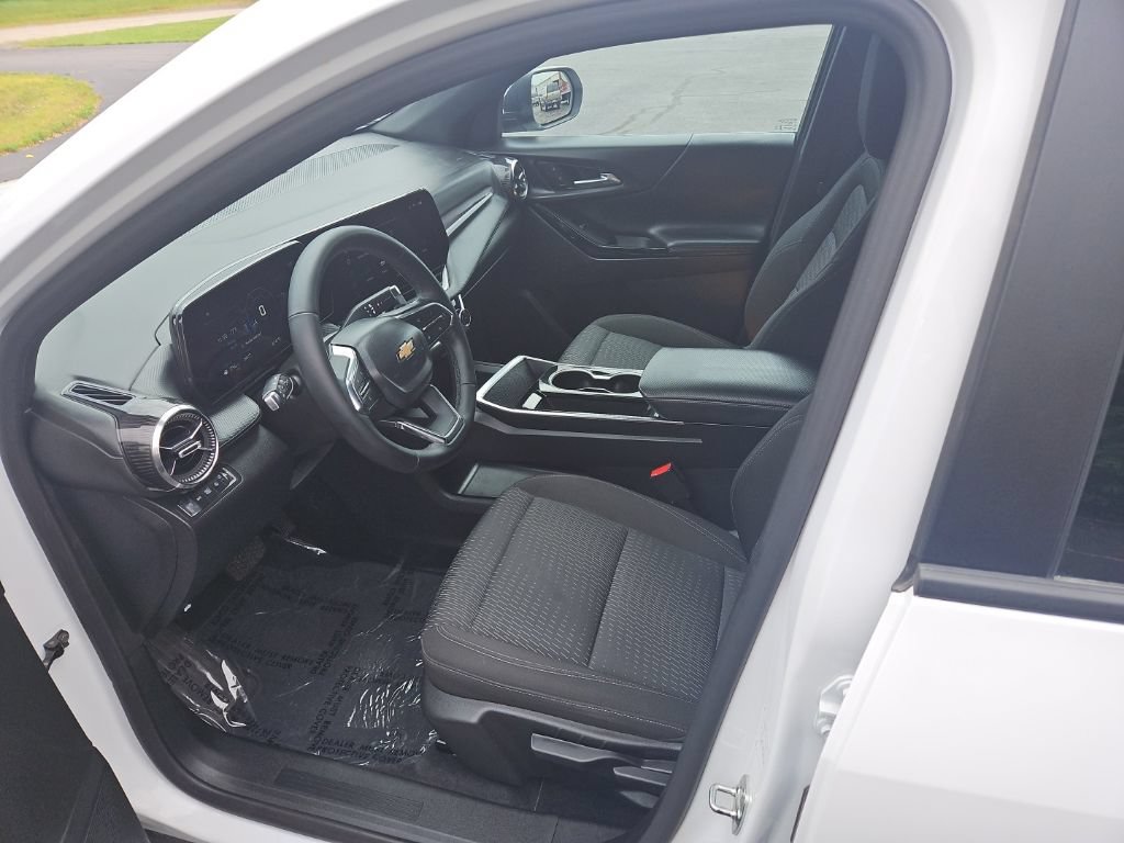 Used 2025 Chevrolet Equinox LT AWD/4WD image 15