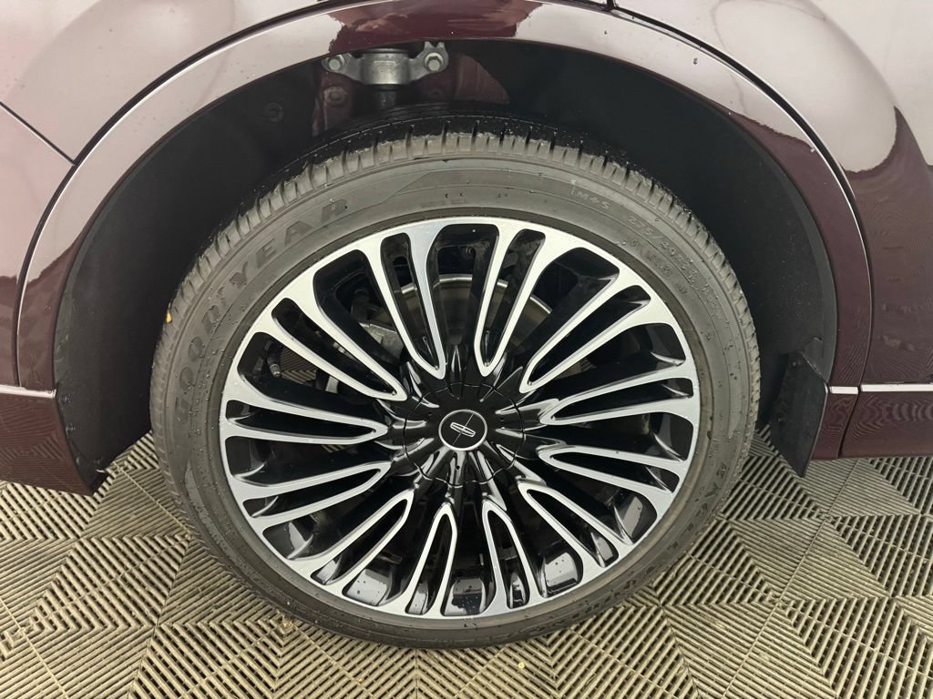 Certified 2023 Lincoln Aviator Black Label w/ Dynamic Handling Package AWD/4WD image 38