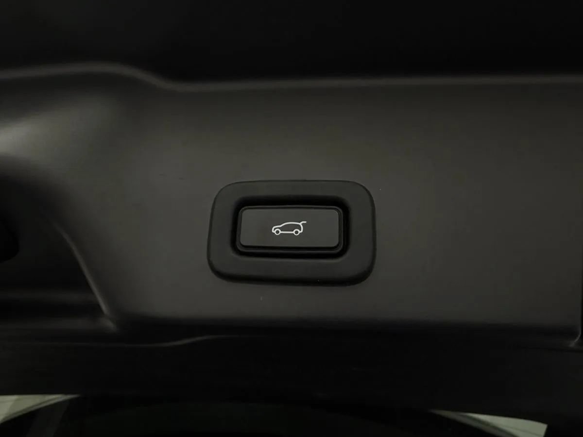 Used 2020 Land Rover Range Rover Evoque R-Dynamic SE AWD/4WD image 37