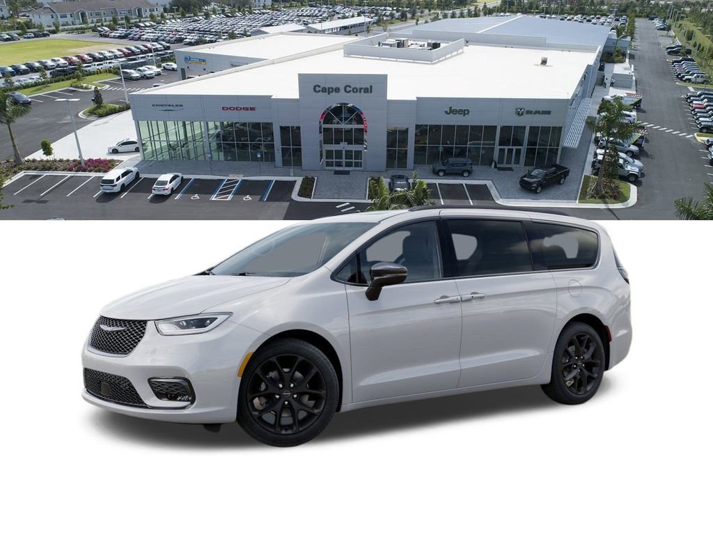 New 2026 Chrysler Pacifica Limited w/ S Appearance Package image 2