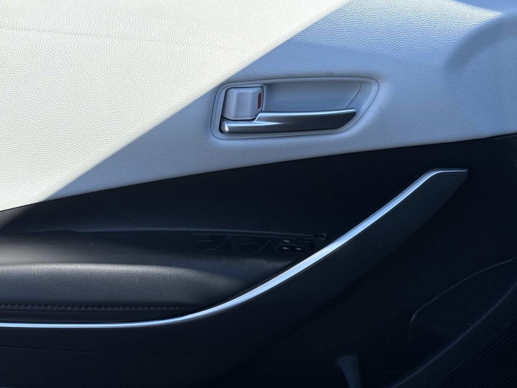 Used 2024 Toyota Corolla SE image 18