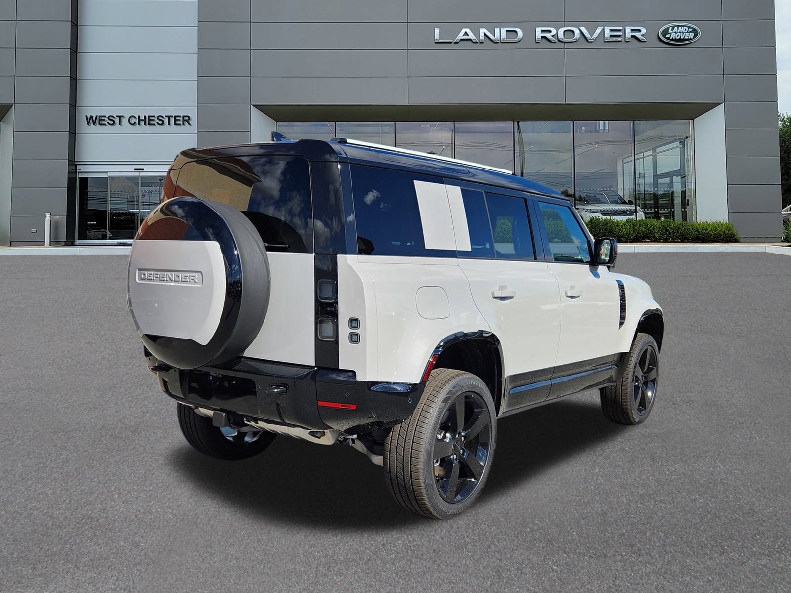 New 2026 Land Rover Defender 110 X-Dynamic SE image 4
