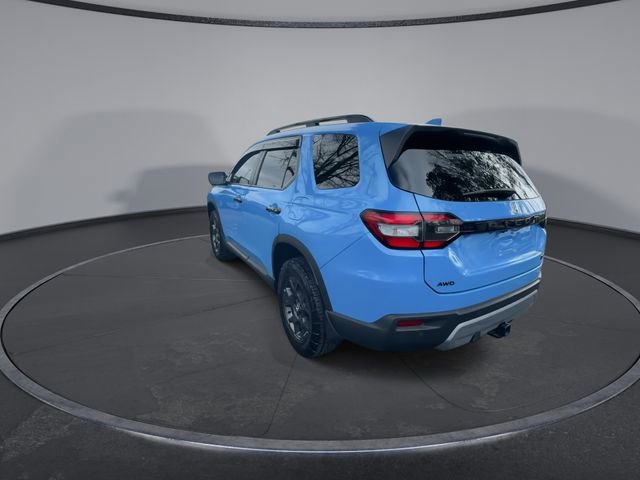 Used 2025 Honda Pilot TrailSport image 11