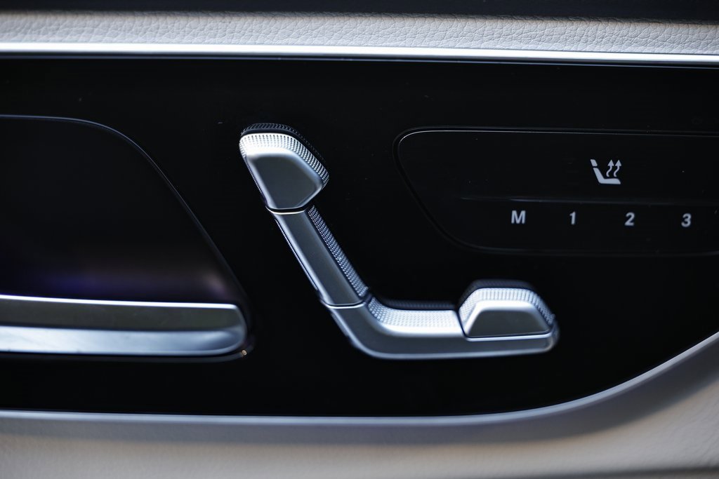 Used 2023 Mercedes-Benz C 300 4MATIC Sedan w/ Exclusive Trim Package image 16