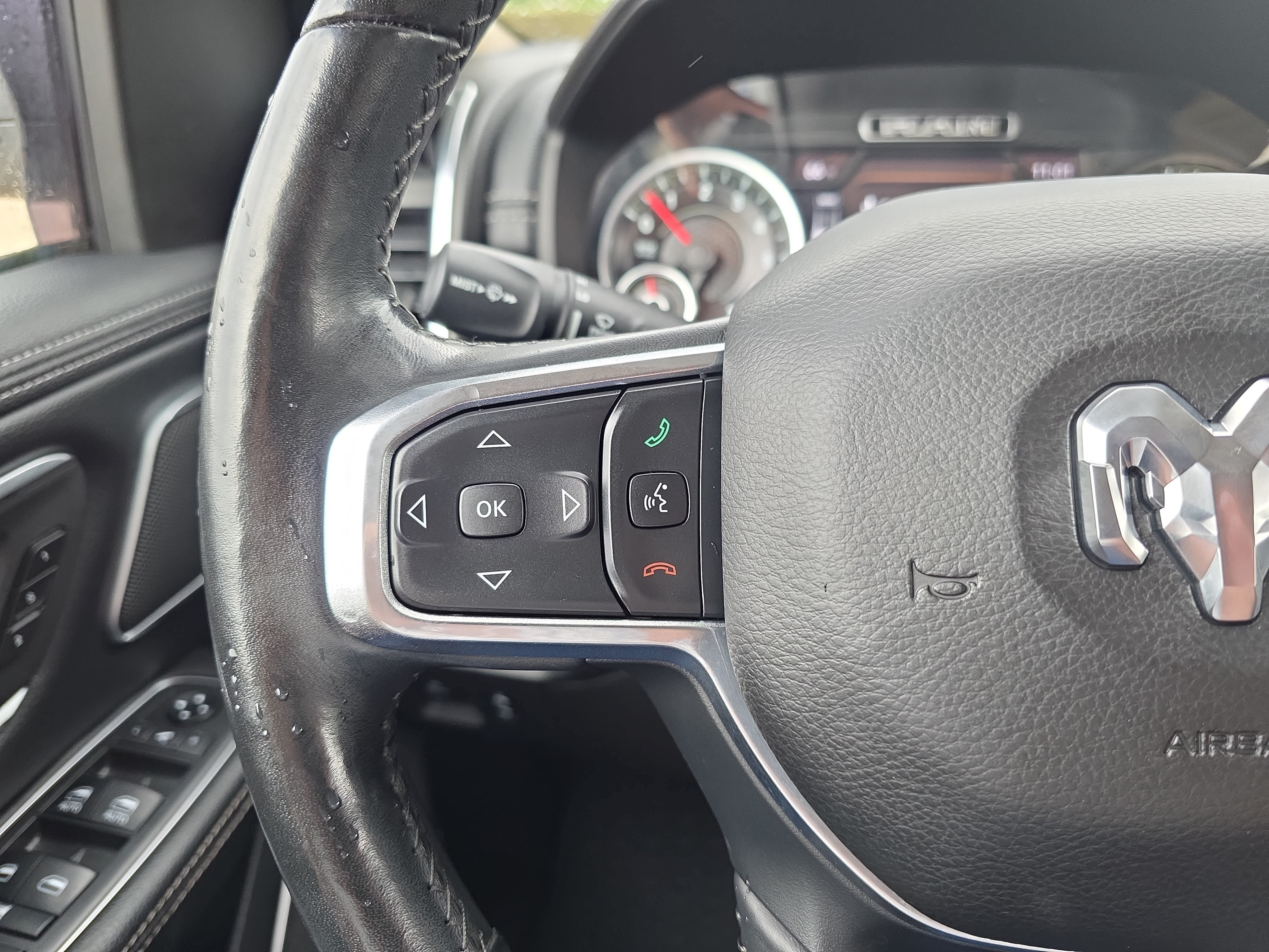 Used 2019 RAM 1500 Laramie AWD/4WD image 14