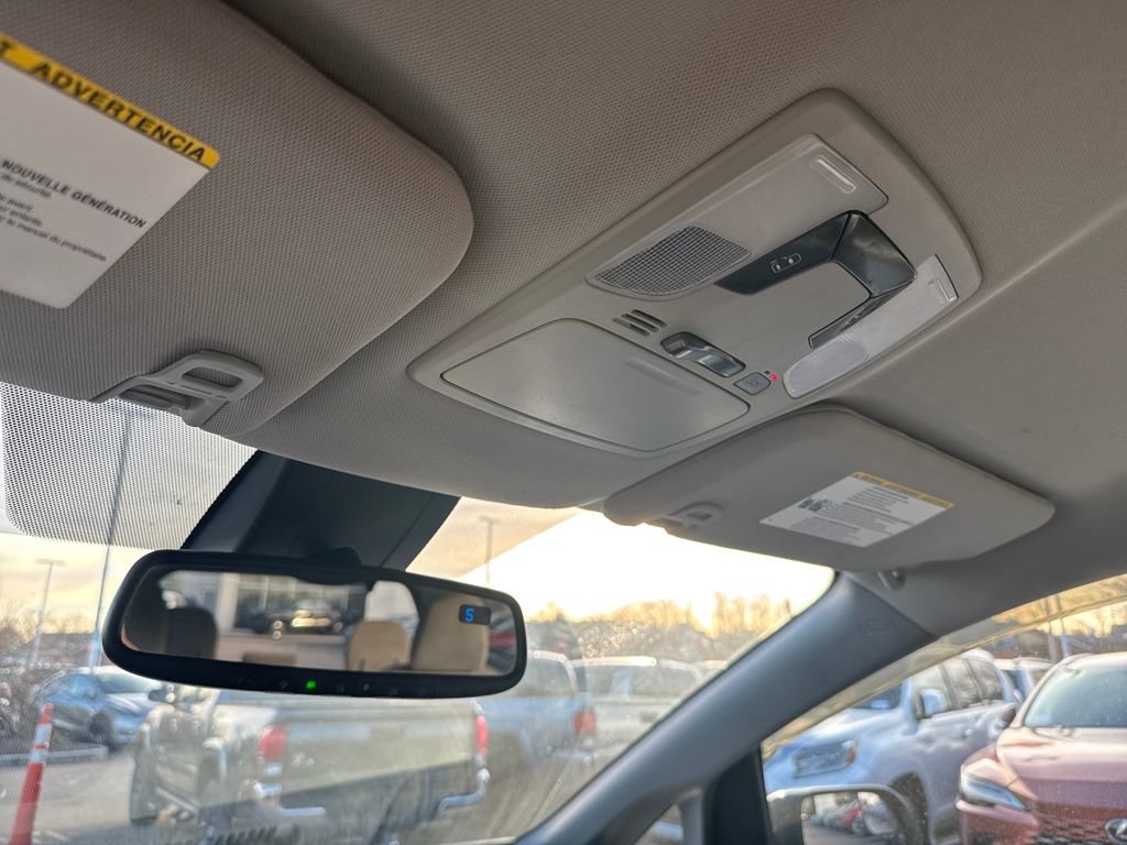 Used 2018 Toyota Sienna LE image 31