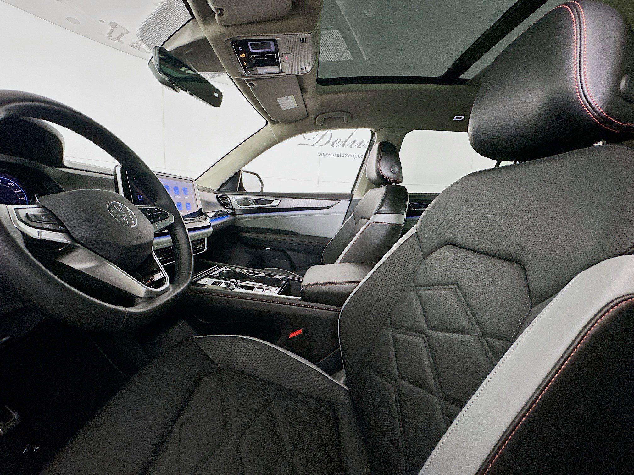 Used 2024 Volkswagen Atlas Peak Edition SEL image 21