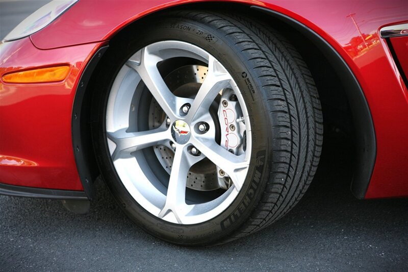 Used 2012 Chevrolet Corvette Grand Sport w/ 2LT Preferred Equipment Group RWD image 3