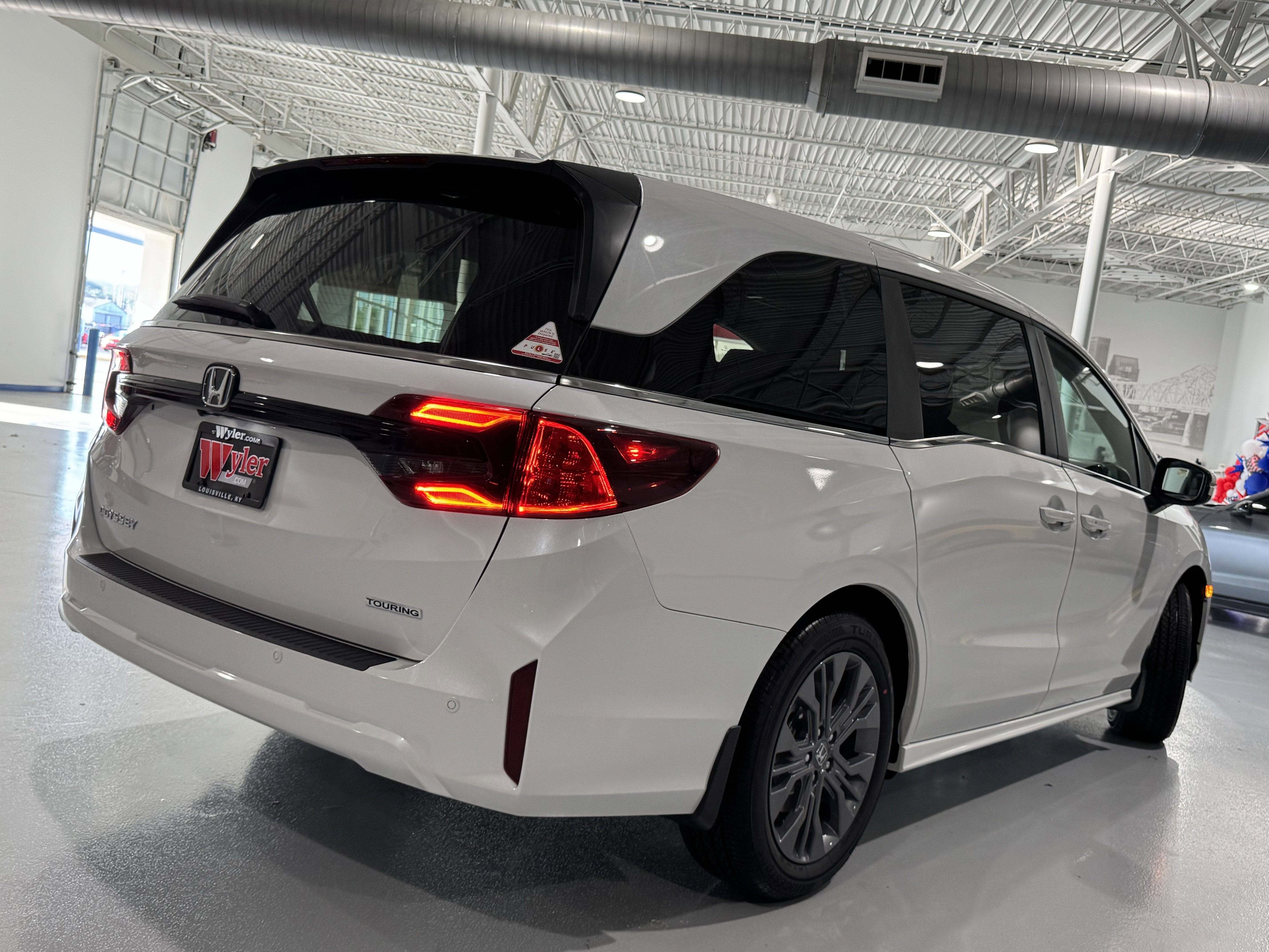 New 2026 Honda Odyssey Touring image 3