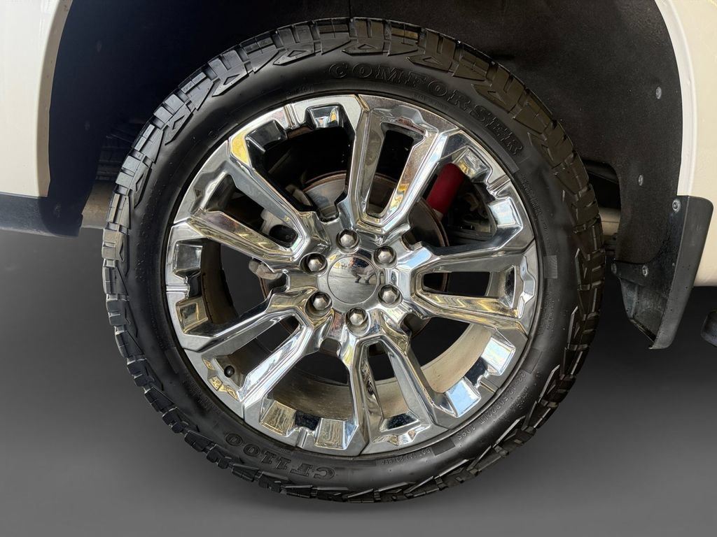 Used 2021 Chevrolet Silverado 1500 High Country w/ Technology Package AWD/4WD image 11