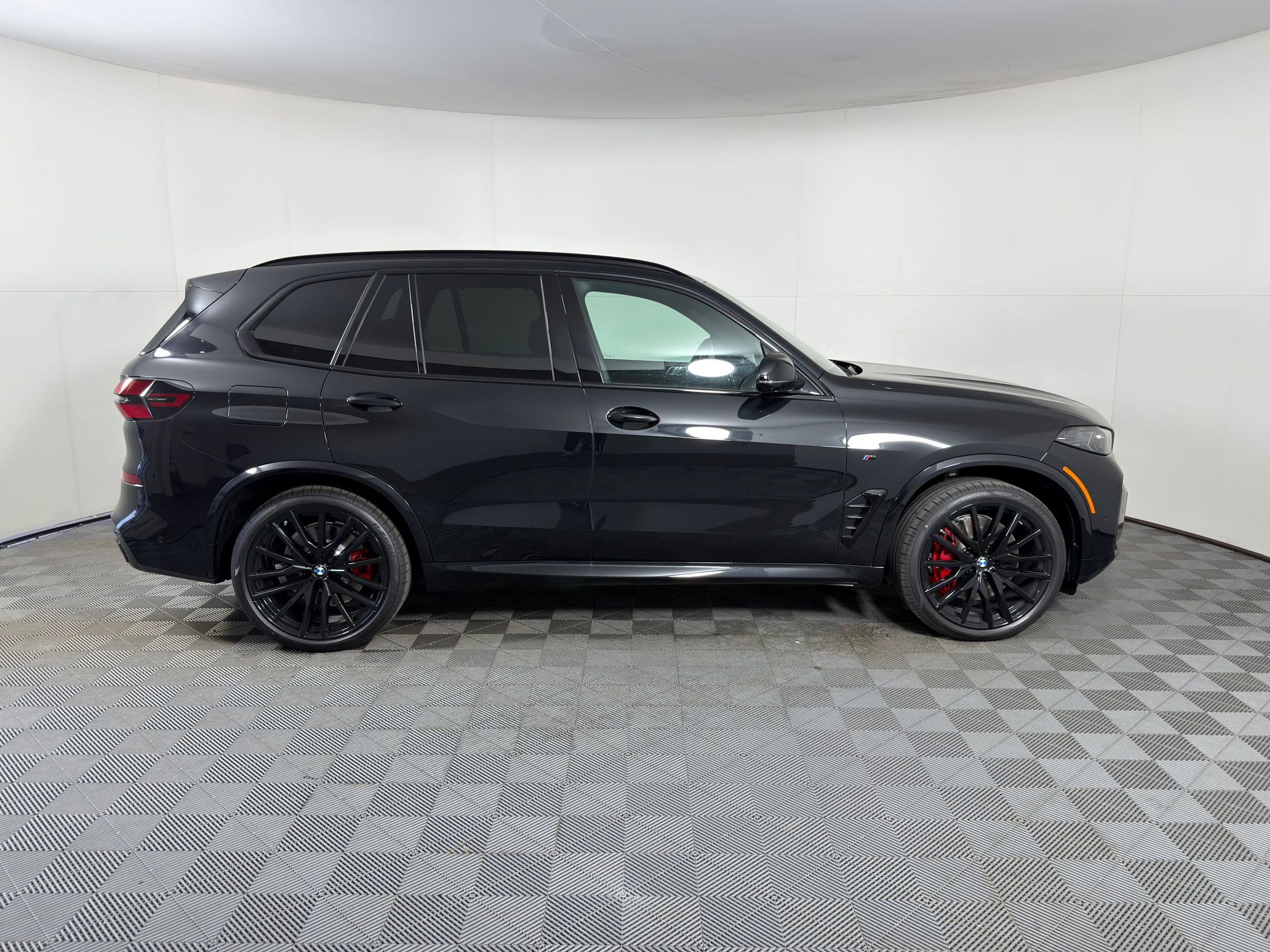 New 2026 BMW X5 M60i image 8