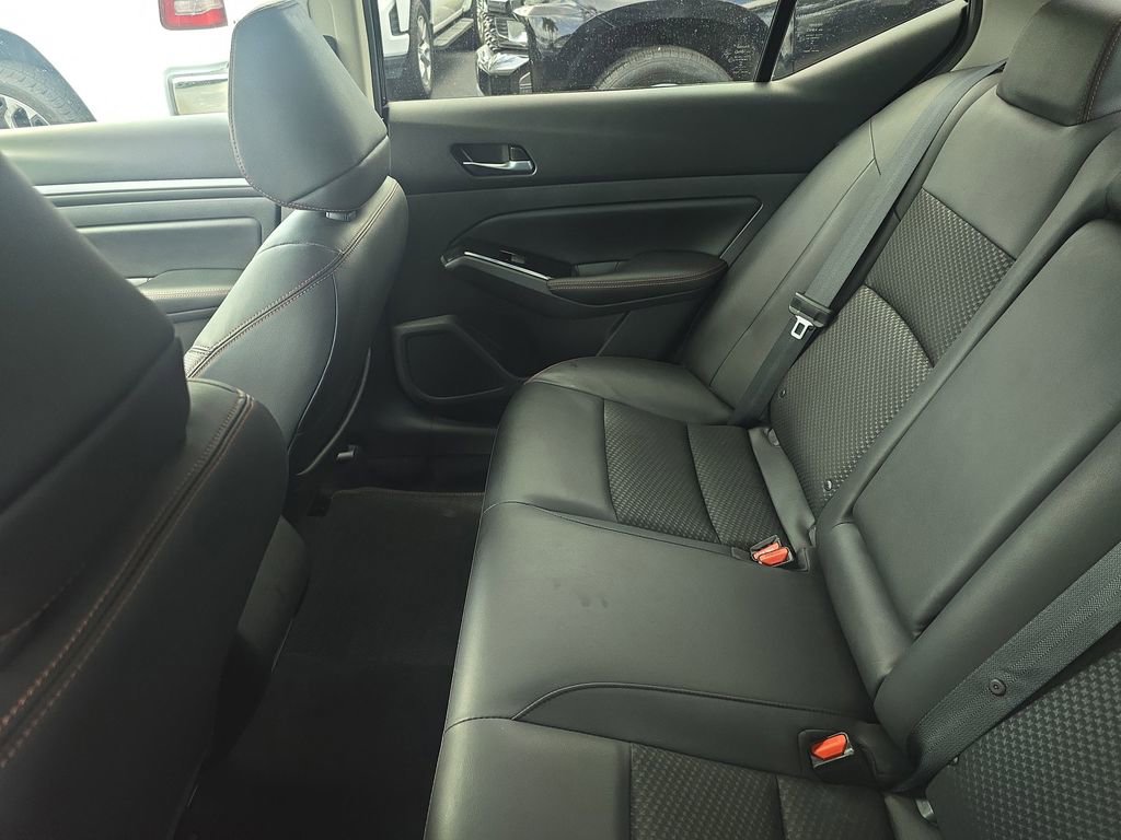 Used 2024 Nissan Altima 2.5 SR image 11