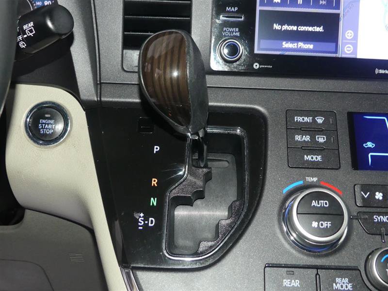 Used 2018 Toyota Sienna XLE Premium AWD/4WD image 39