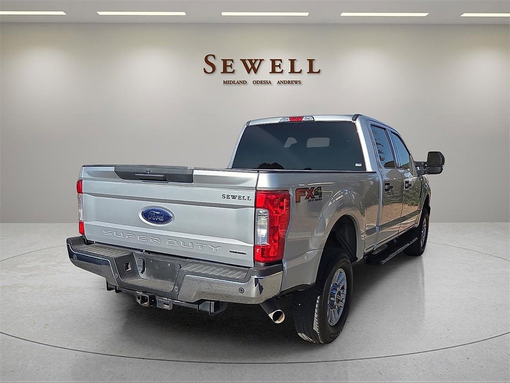 Used 2018 Ford F250 XLT w/ XLT Value Package image 4