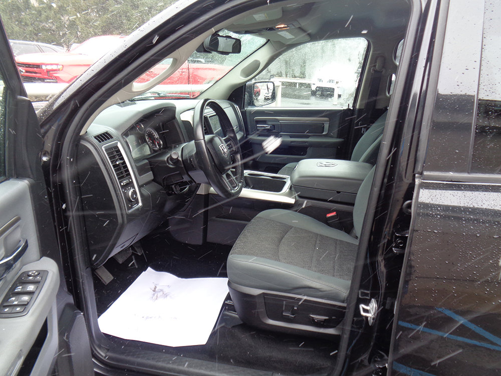 Used 2016 RAM 1500 SLT AWD/4WD image 17