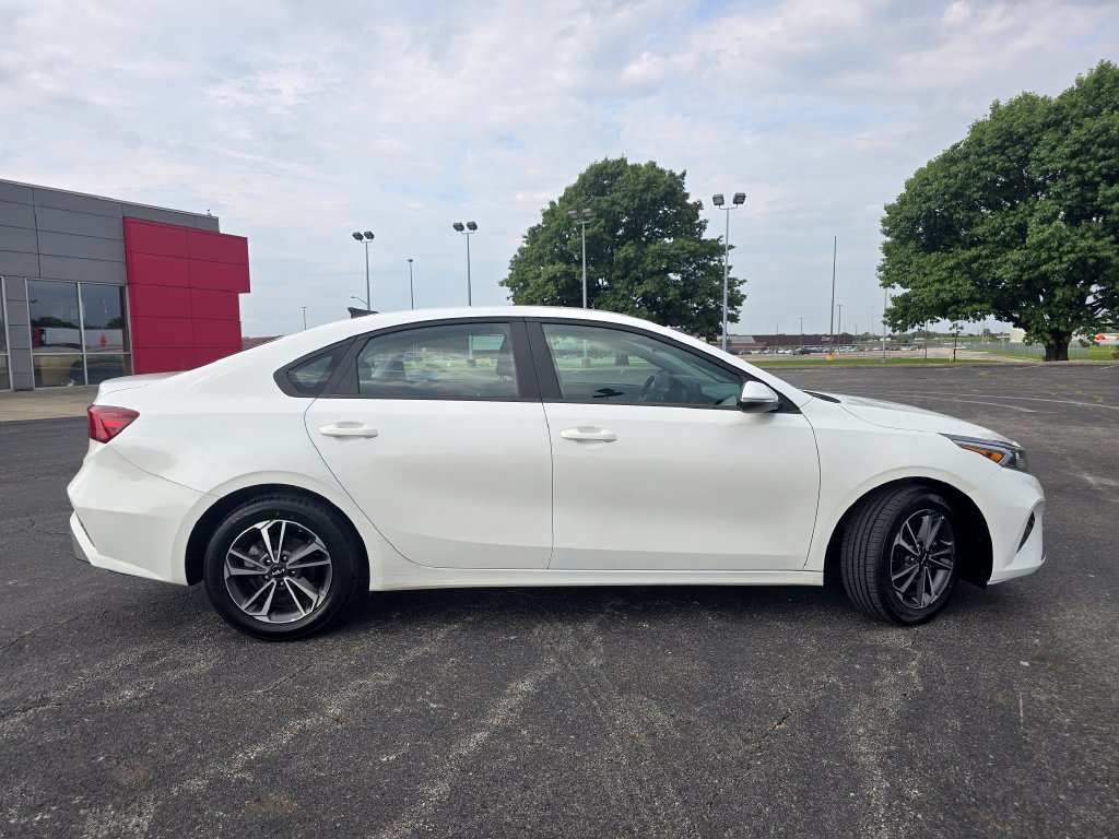 Used 2024 Kia Forte LXS w/ LXS Technology Package FWD image 15