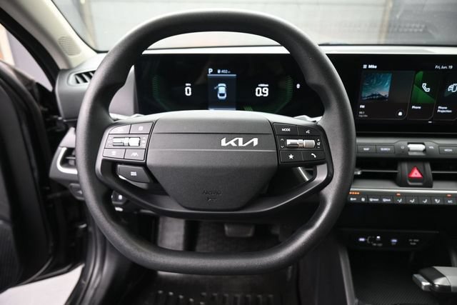 Used 2025 Kia K4 FWD image 32