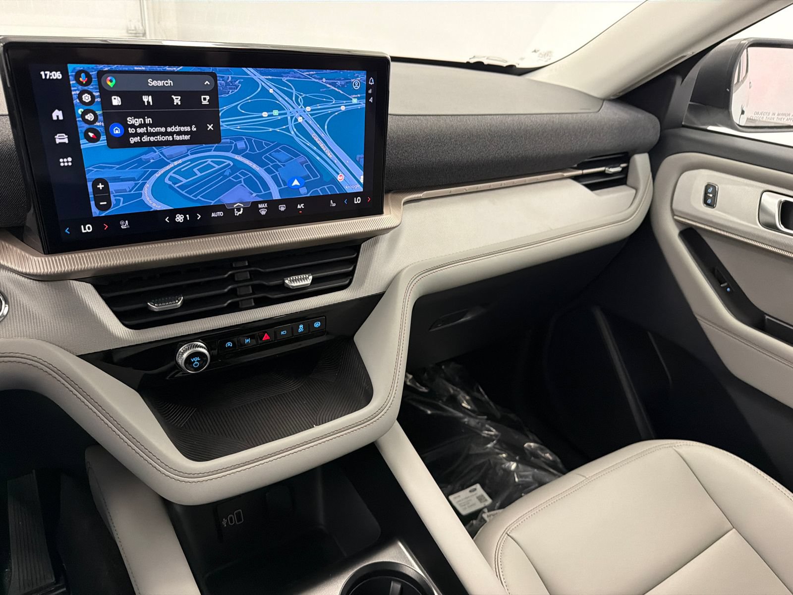 New 2026 Ford Explorer Active w/ Active Comfort Package AWD/4WD image 23