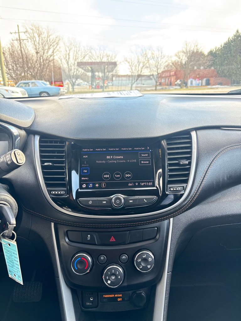 Used 2021 Chevrolet Trax LT FWD image 17
