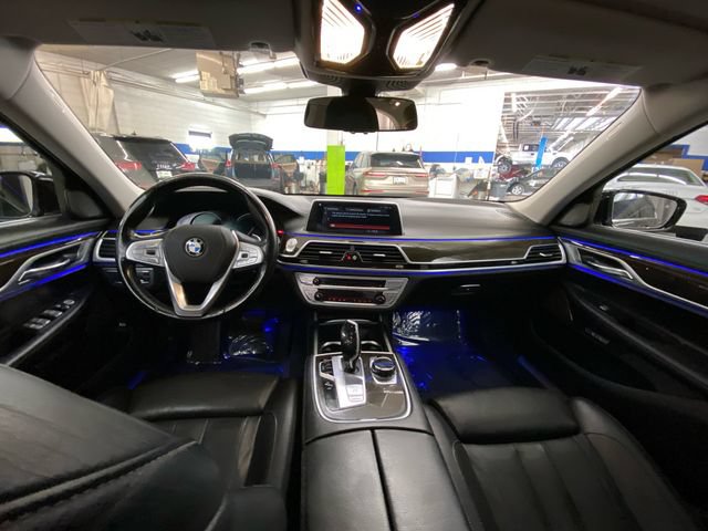 Used 2018 BMW 740i xDrive AWD/4WD image 29