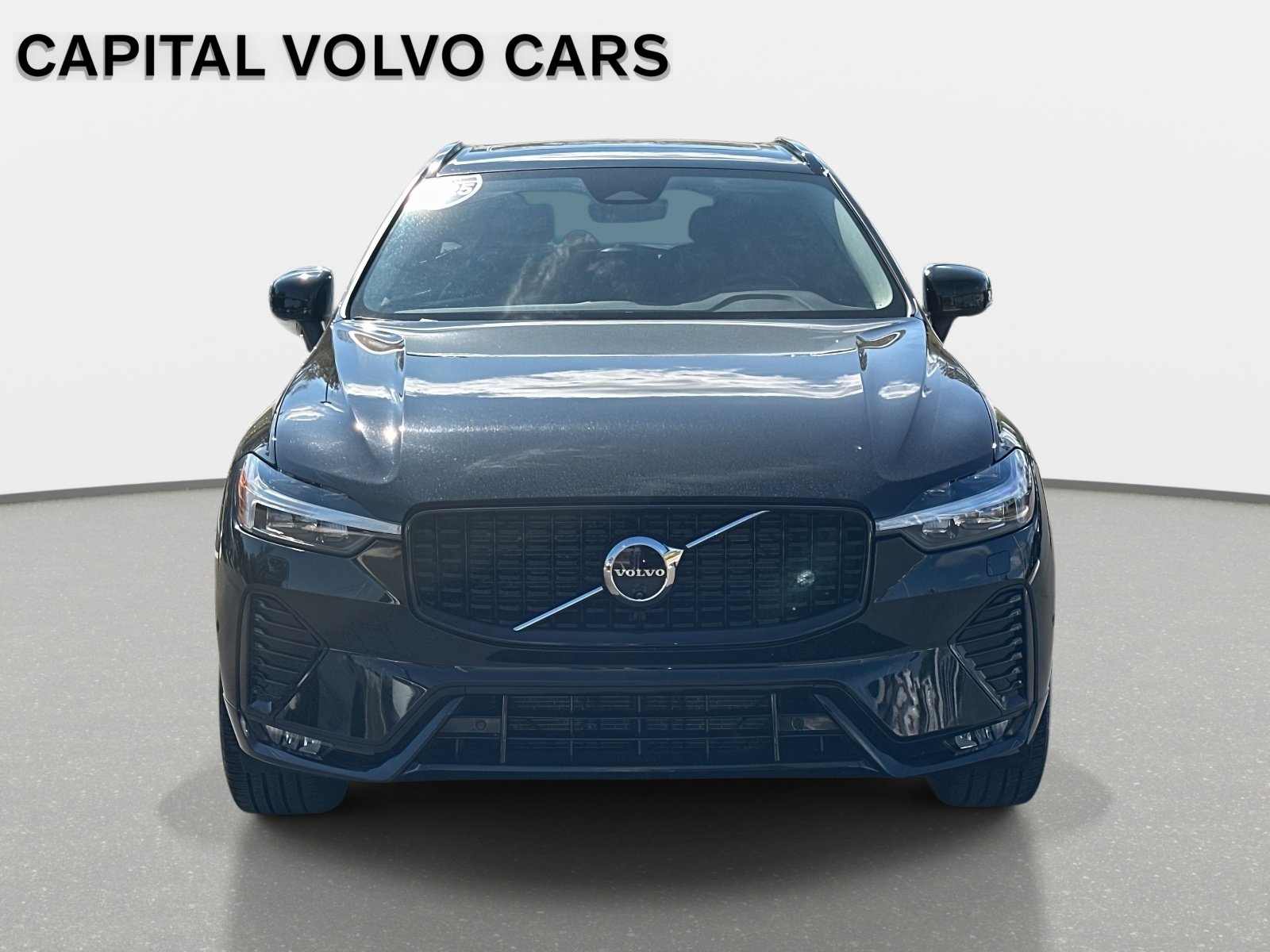 Certified 2025 Volvo XC60 B5 Plus image 2