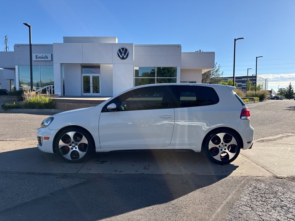 Used 2011 Volkswagen Golf 2-Door FWD image 2