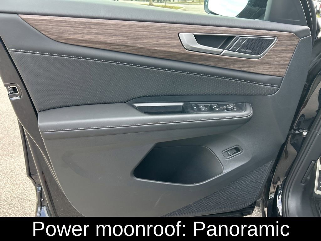 Used 2025 Volkswagen Atlas SEL Premium R-Line image 17