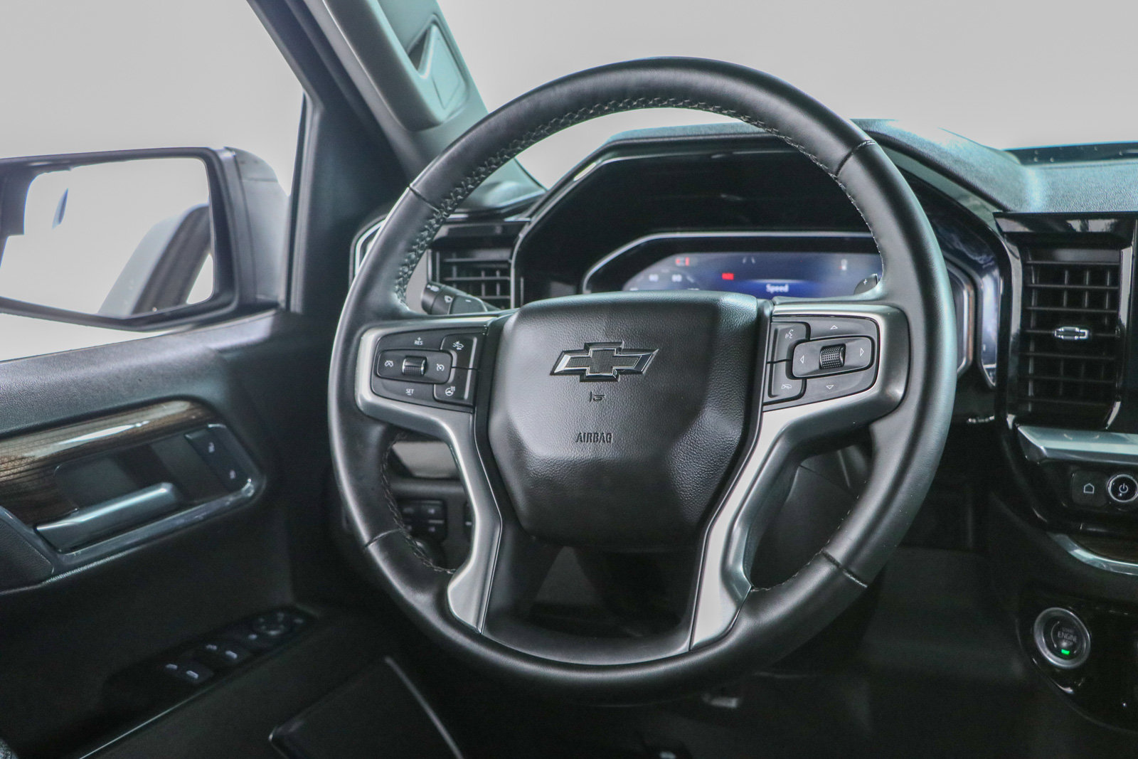 Used 2024 Chevrolet Silverado 1500 LT Trail Boss w/ Protection Package AWD/4WD image 13