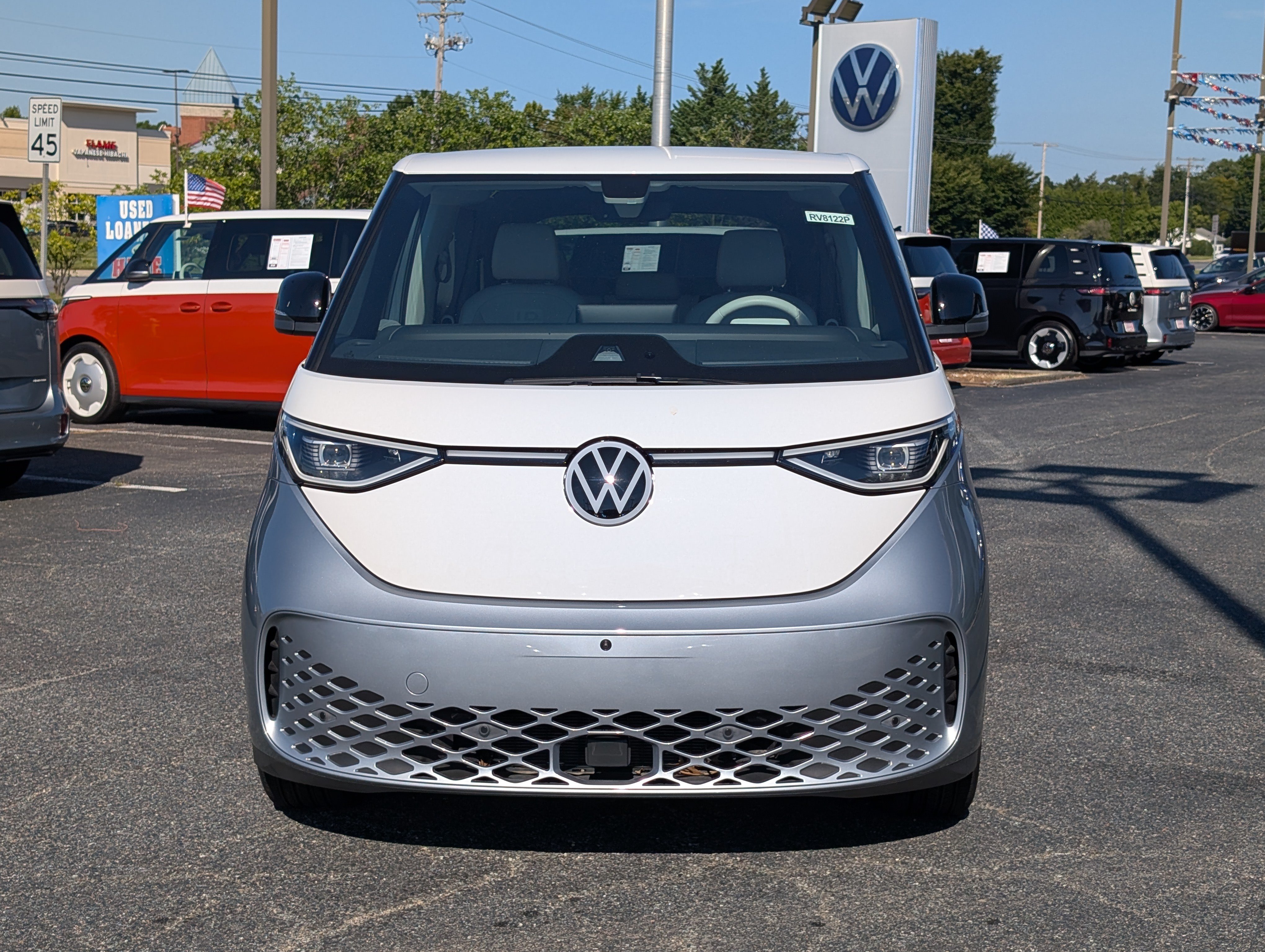 Used 2025 Volkswagen ID. Buzz 1st Edition RWD image 8