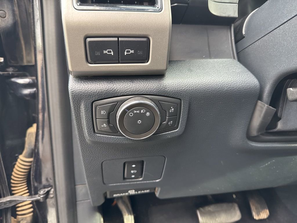 Certified 2022 Ford F350 Lariat w/ Lariat Value Package image 9