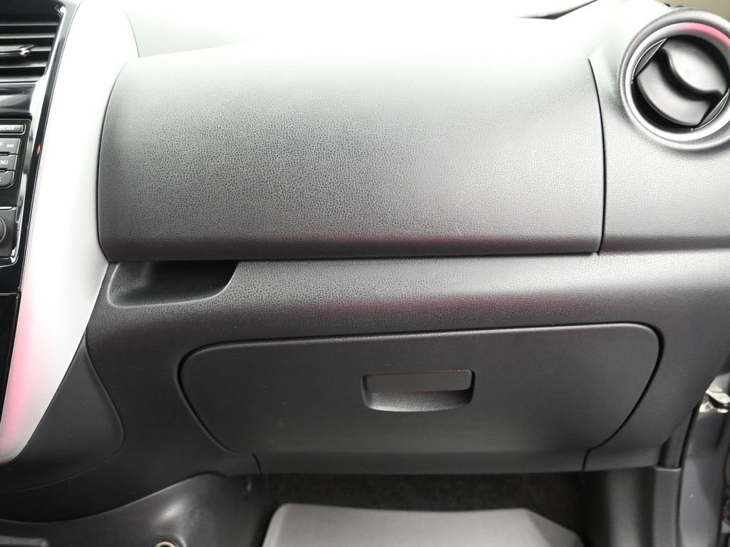 Used 2017 Nissan Versa Note SV w/ SV Appearance Package image 29