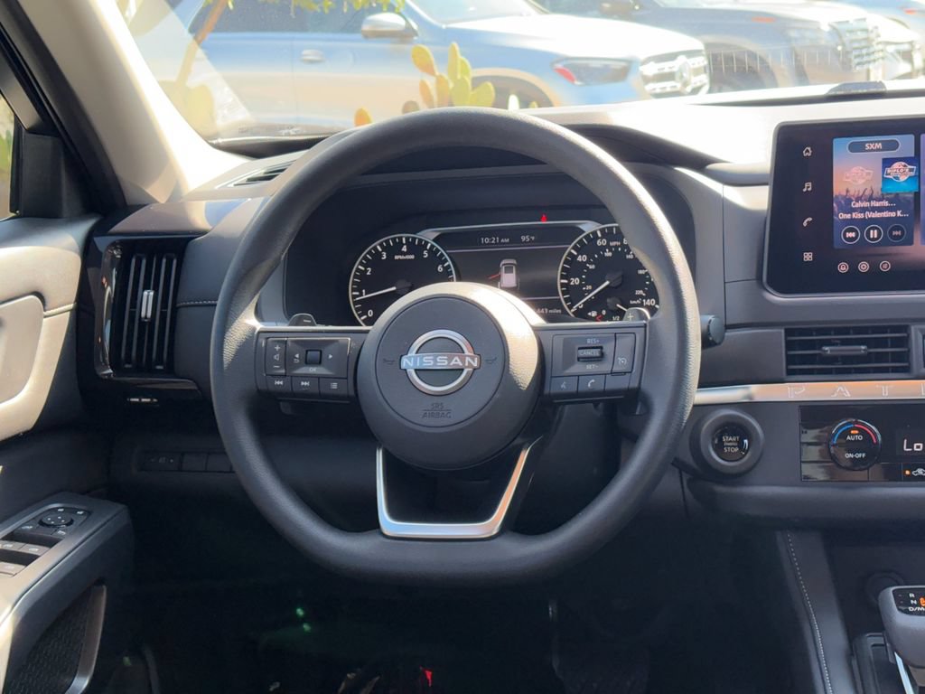 Used 2026 Nissan Pathfinder S FWD image 19