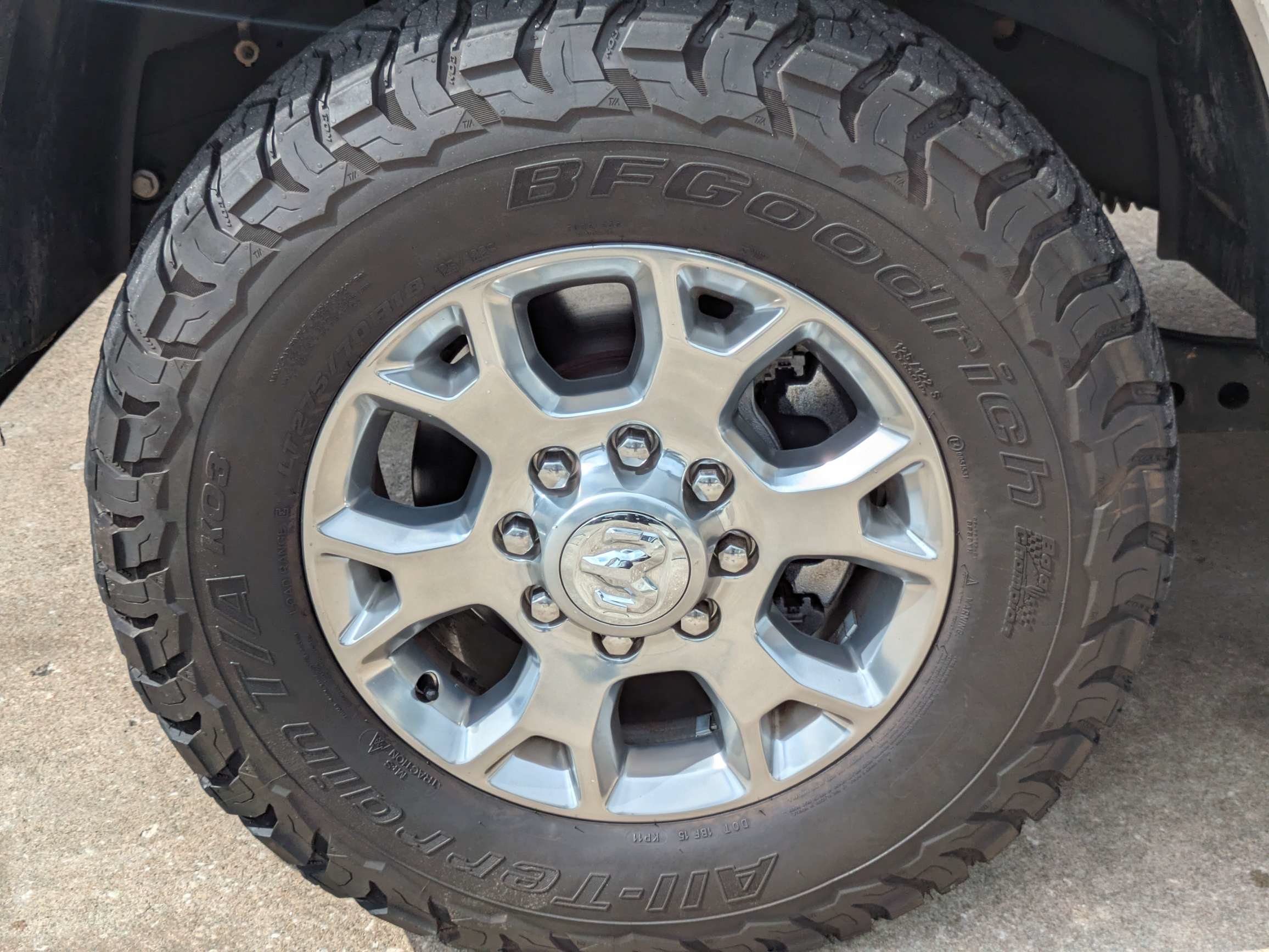 Used 2020 RAM 2500 Laramie w/ Chrome Appearance Group AWD/4WD image 30