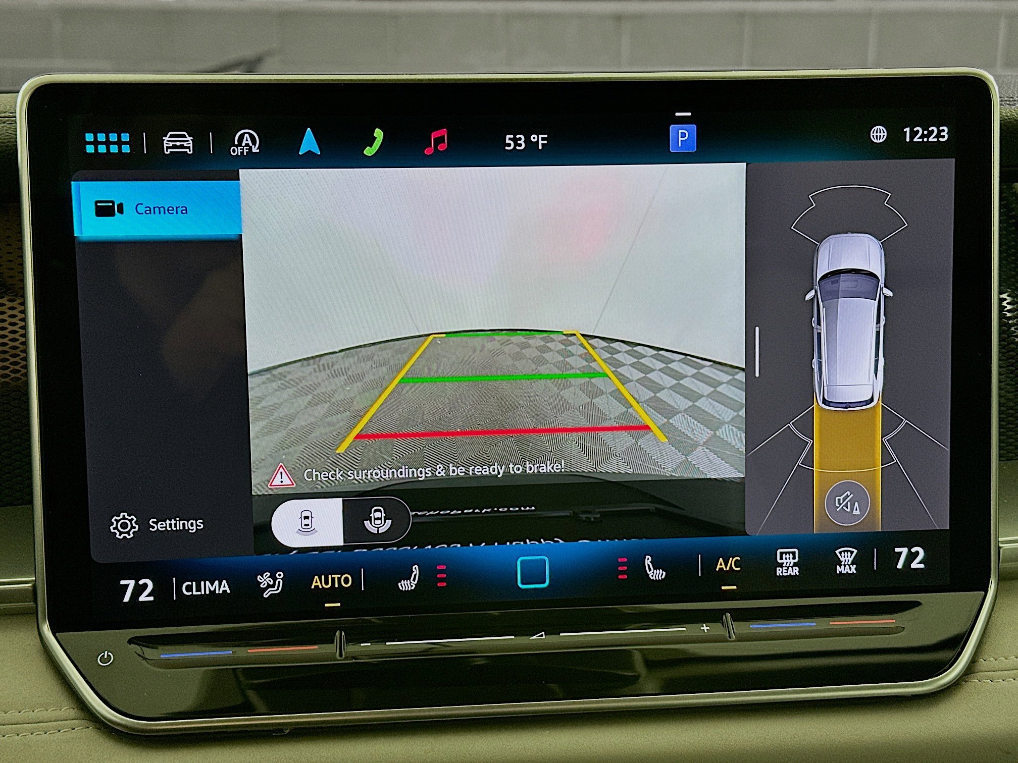 Used 2025 Volkswagen Tiguan SE image 22