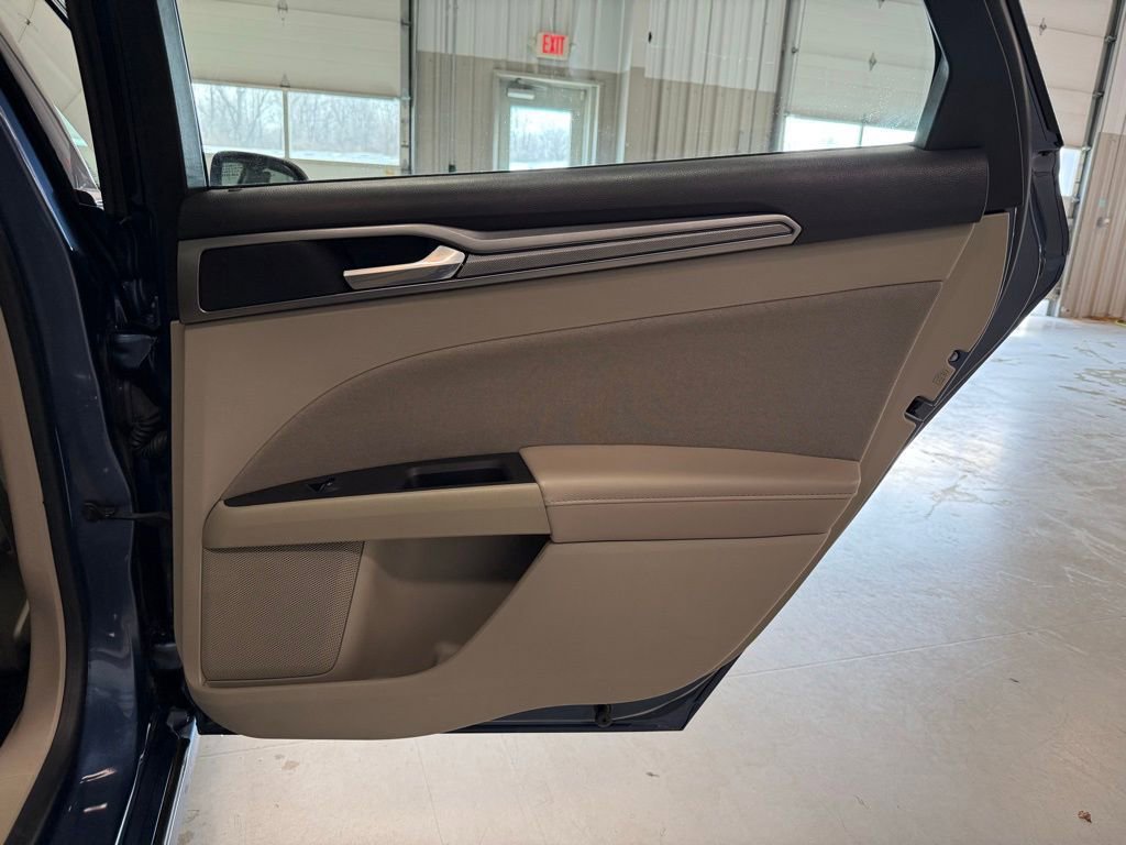 Used 2019 Ford Fusion SE image 31