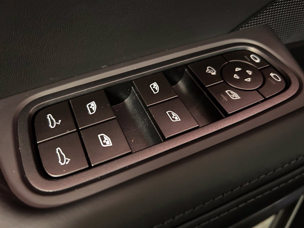 Certified 2026 Porsche Cayenne S AWD/4WD image 9