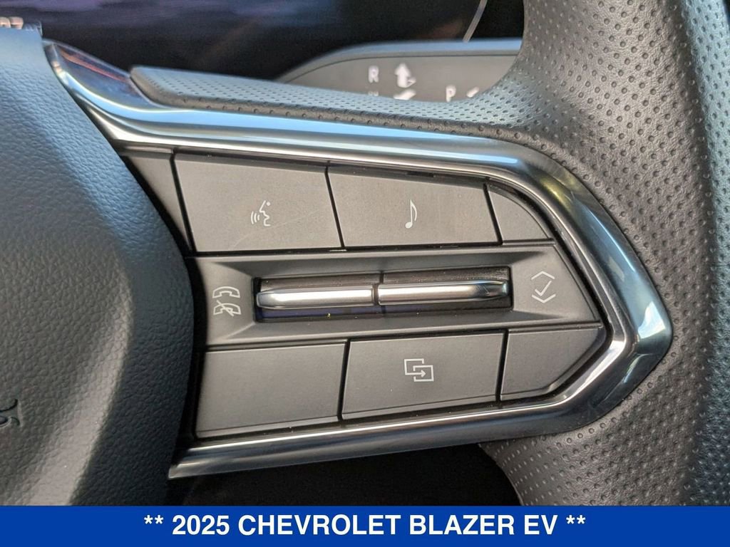 New 2025 Chevrolet Blazer EV LT AWD/4WD image 18