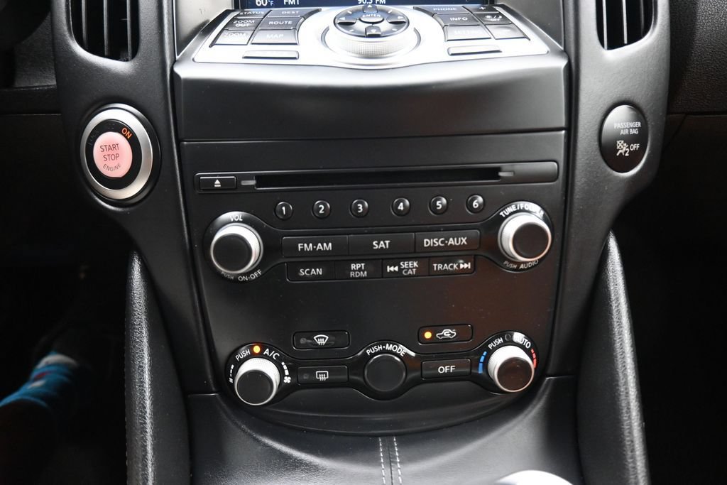 Used 2016 Nissan 370Z Touring RWD image 20