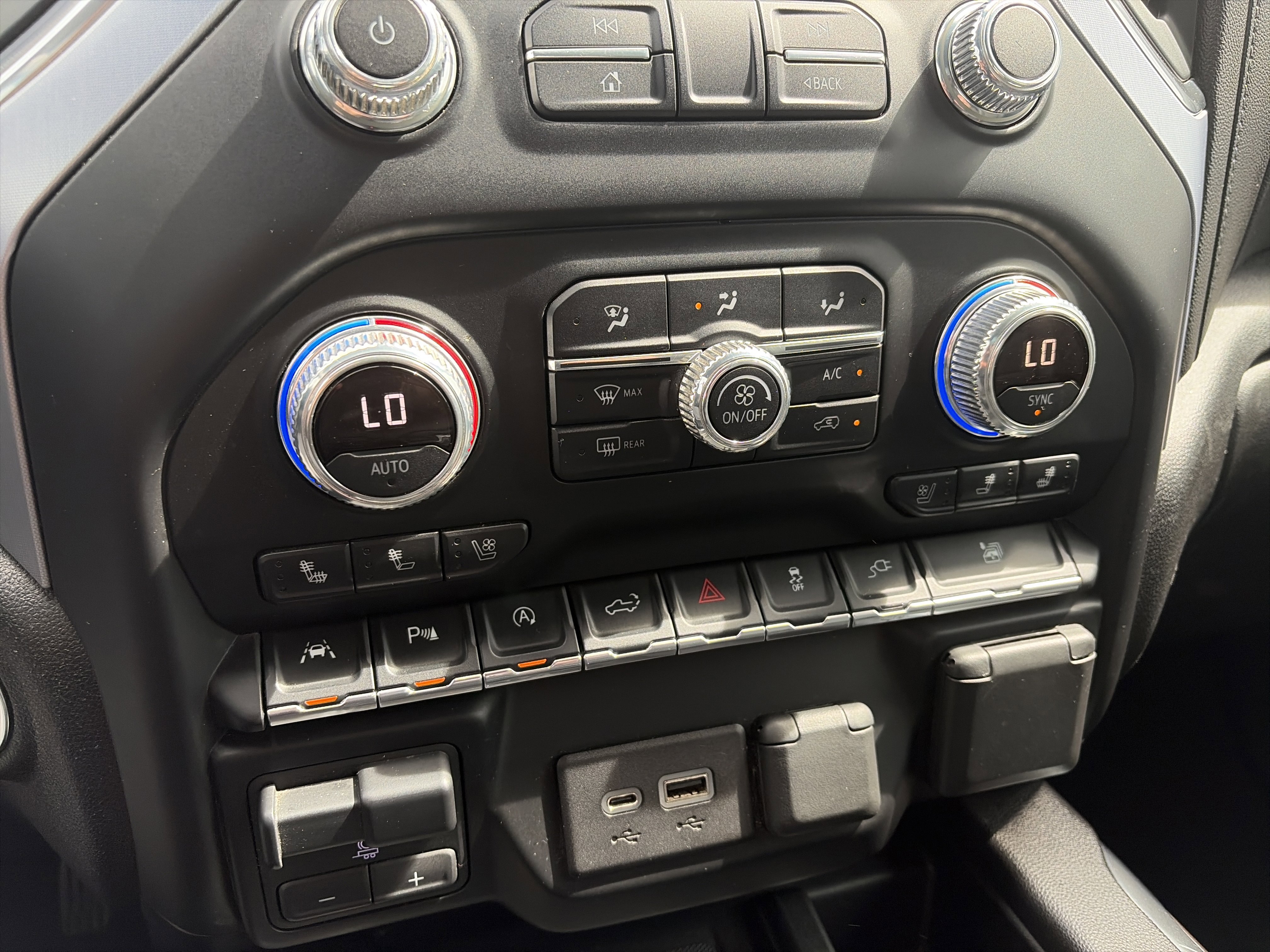 Used 2019 GMC Sierra 1500 SLT w/ SLT Premium Plus Package image 23