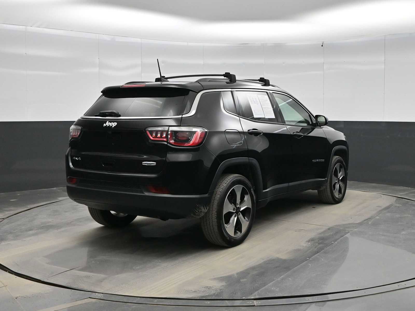 Used 2017 Jeep Compass Latitude w/ Popular Equipment Group image 7
