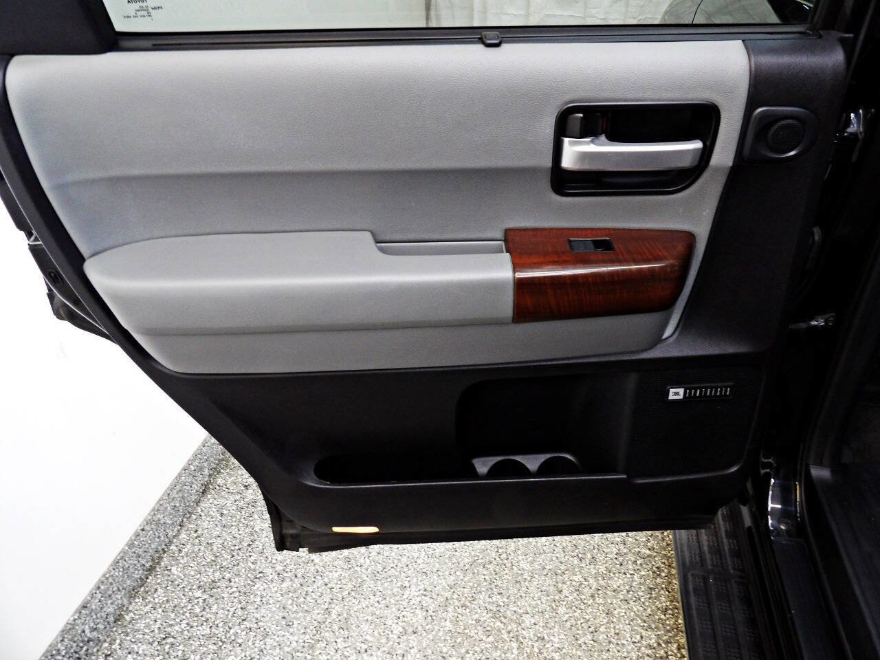Used 2012 Toyota Sequoia Platinum AWD/4WD image 9