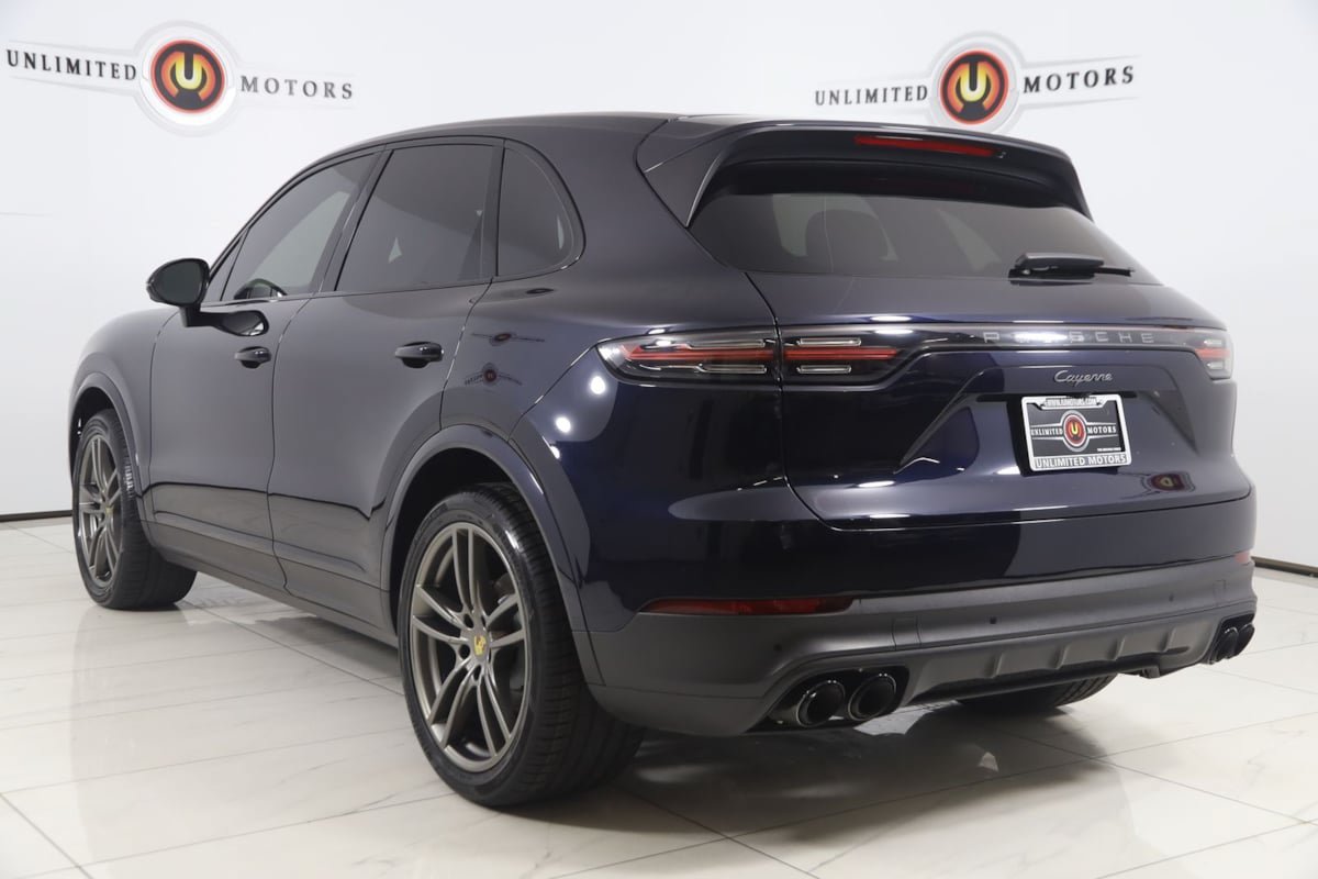 Used 2023 Porsche Cayenne Platinum Edition AWD/4WD image 4