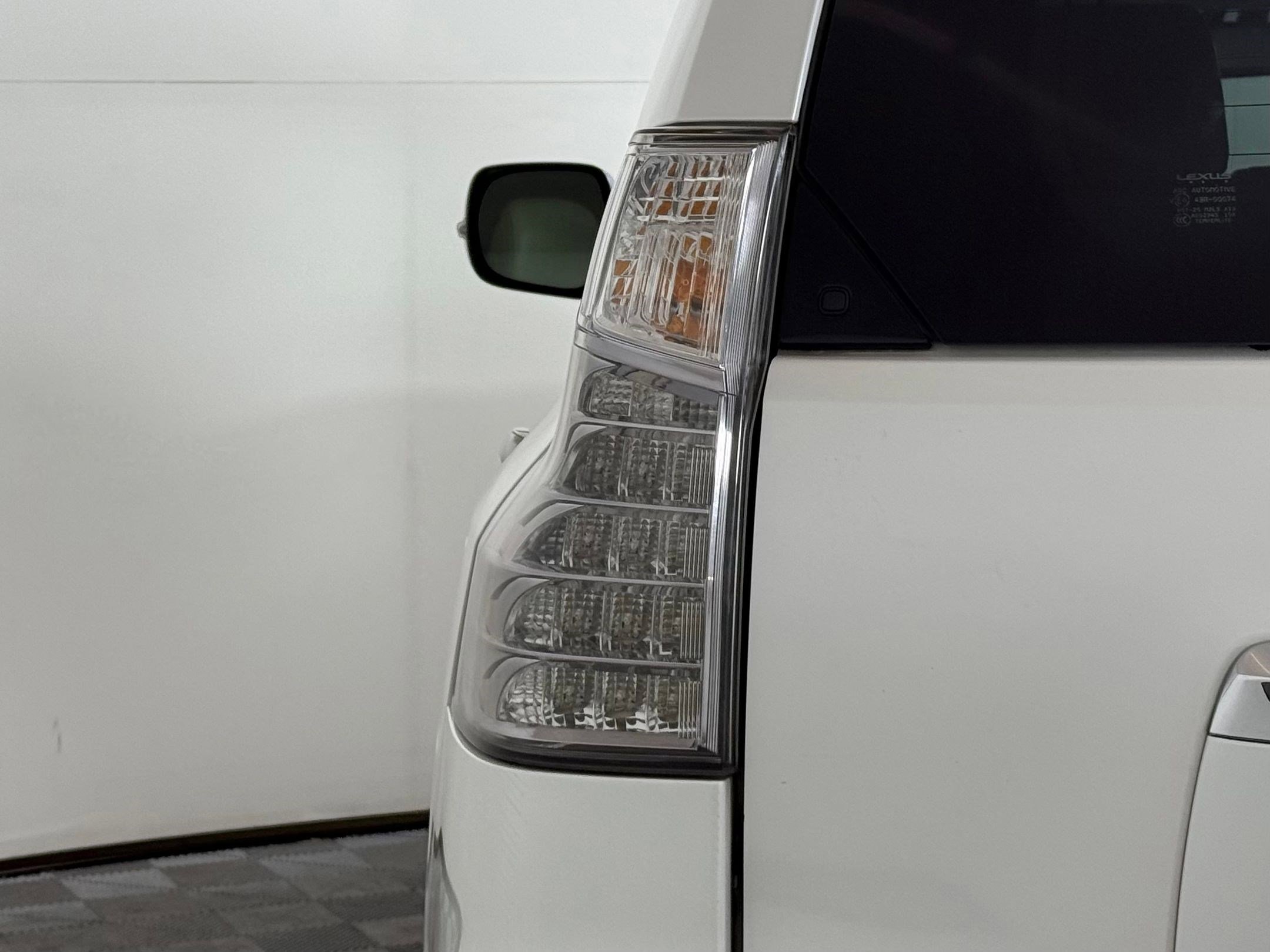 Used 2017 Lexus GX 460 image 12