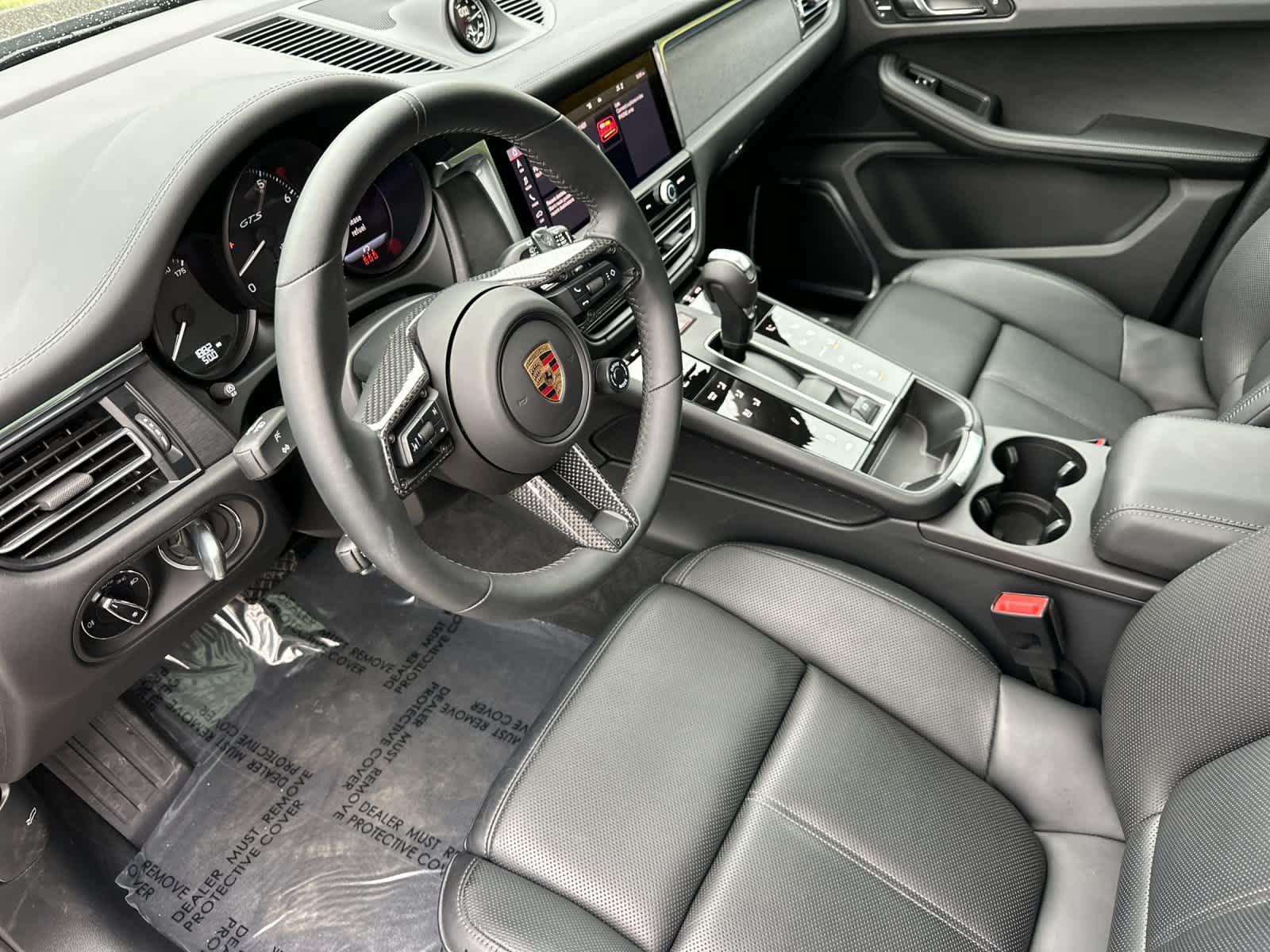 Certified 2025 Porsche Macan GTS AWD/4WD image 4
