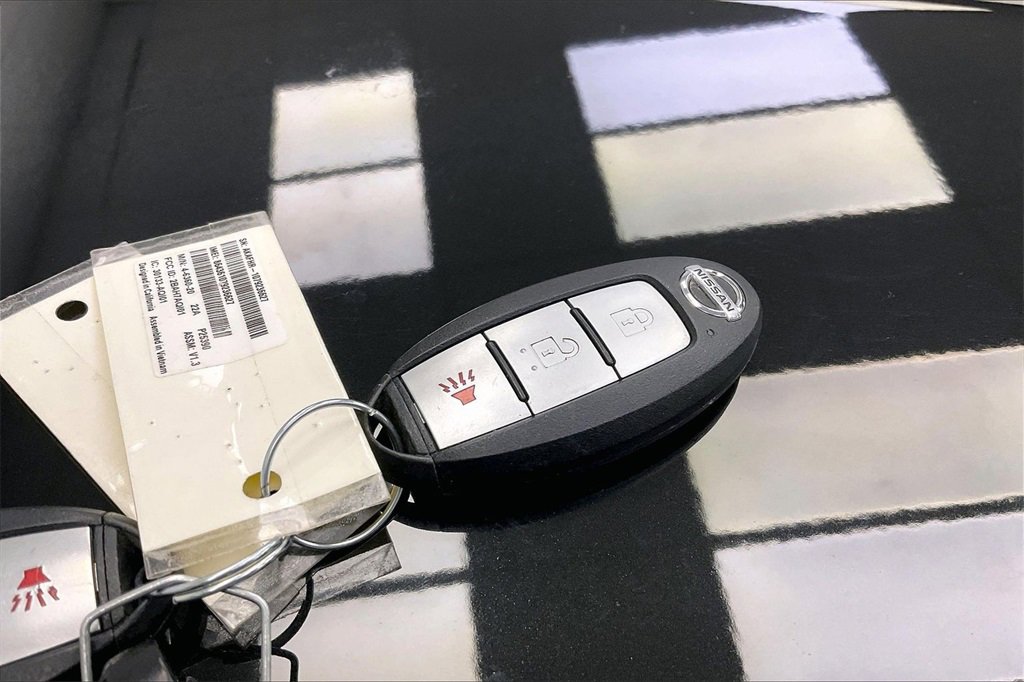 Certified 2020 Nissan Frontier SV w/ Midnight Edition Floor Mats image 10