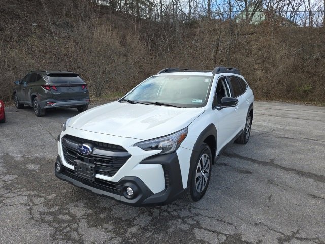 Used 2024 Subaru Outback Premium image 10