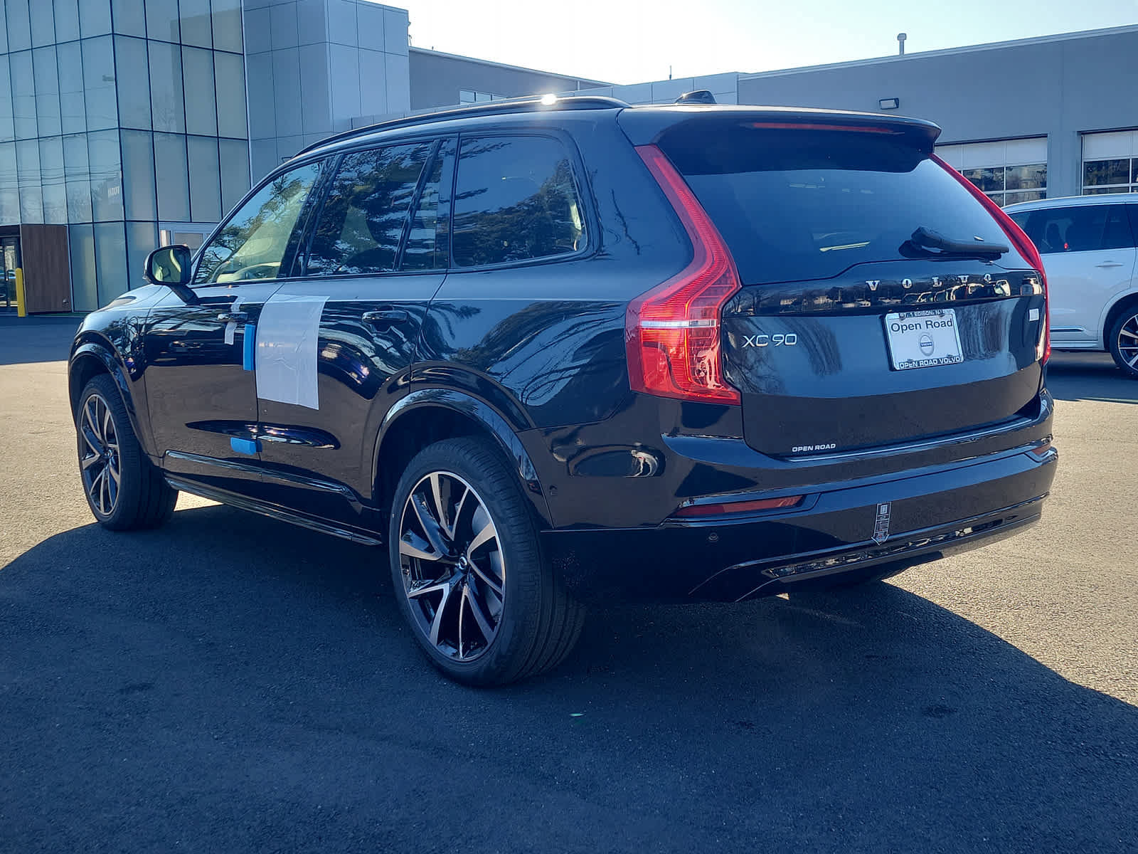 New 2023 Volvo XC60 B5 Plus AWD/4WD image 5