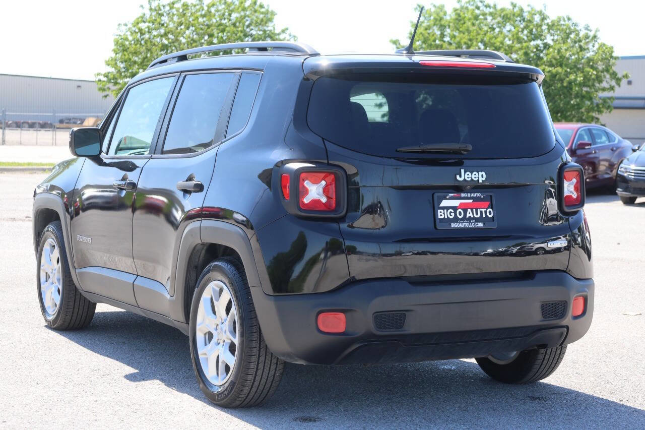 Used 2017 Jeep Renegade Latitude image 11