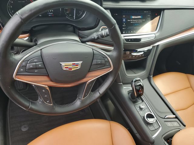 Used 2021 Cadillac XT5 Premium Luxury w/ LPO, Floor Liner Package FWD image 18